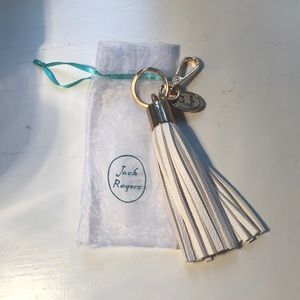 JACK ROGERS TASSEL KEYCHAIN